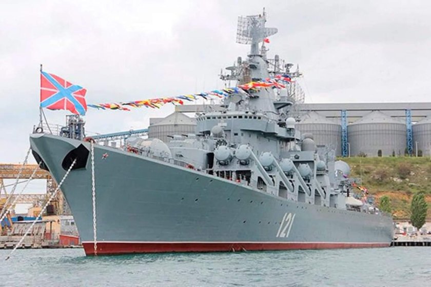 Флагман Черноморского флота крейсер Москва