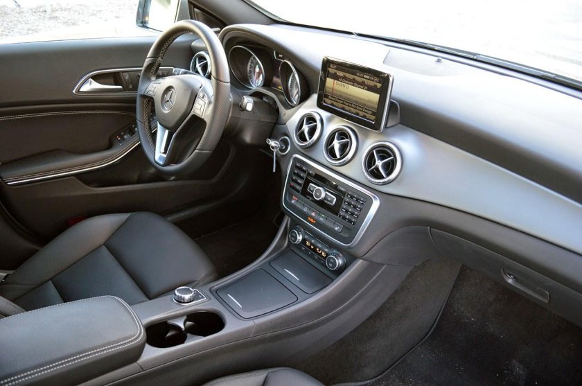 Mercedes CLA 250 салон