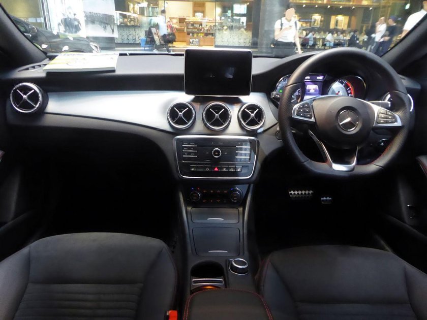 Мерседес ЦЛА 180 спец серия на механике