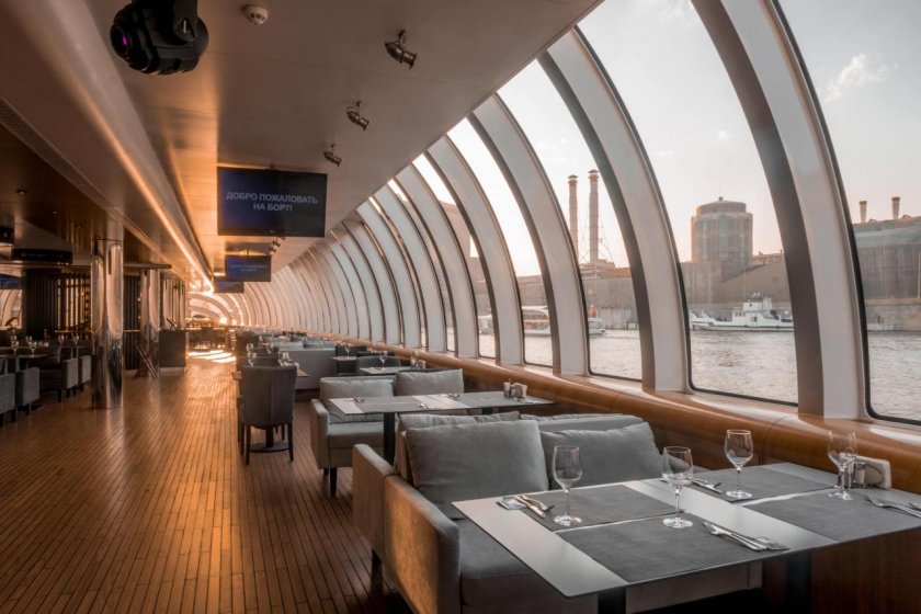 Яхта ресторан Рэдиссон Роял