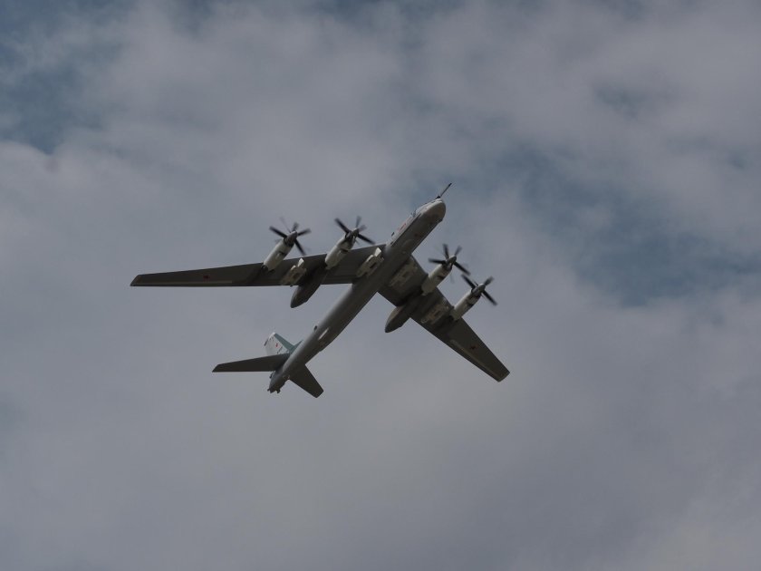 Бомбардировщик ту-95мс