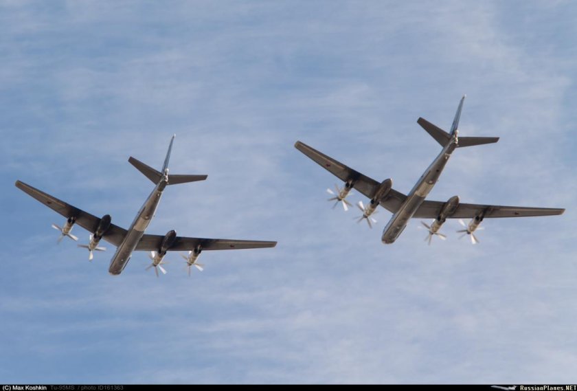 Стратегический турбовинтовой бомбардировщик ту-95мс