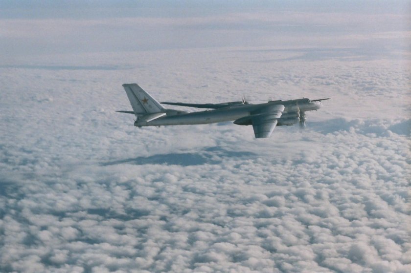 Стратегический бомбардировщик ту-95мс