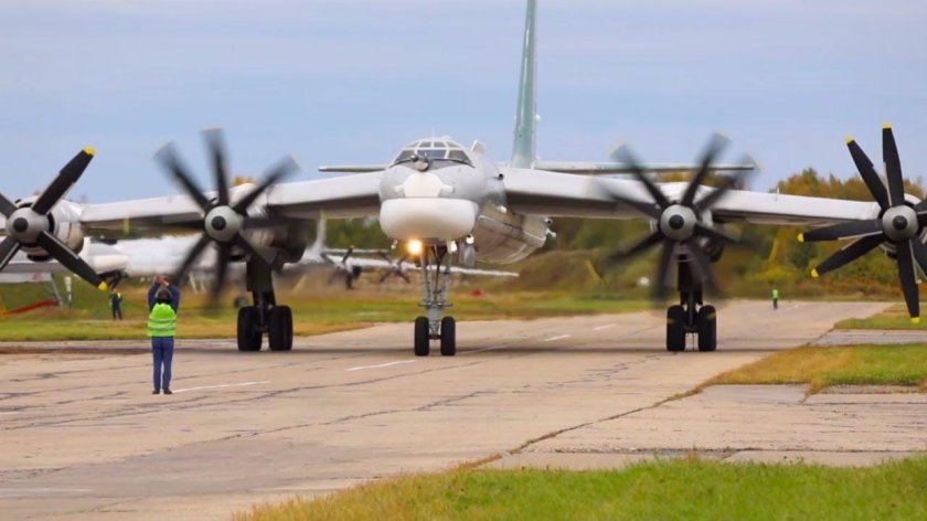 Стратегический бомбардировщик ту-95мс