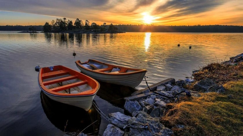 Лодка на озере