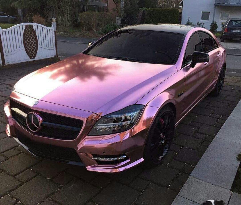Mercedes CLS 63 розовый