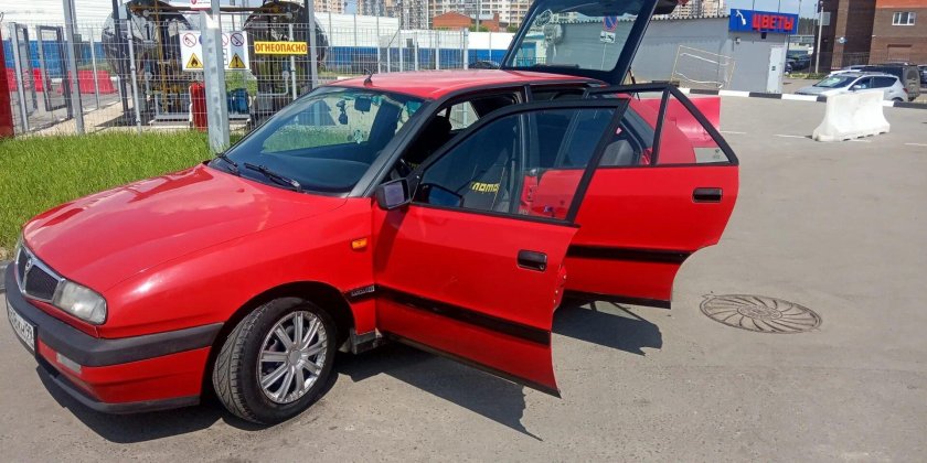 Лянча Дельта 836 хэтчбек