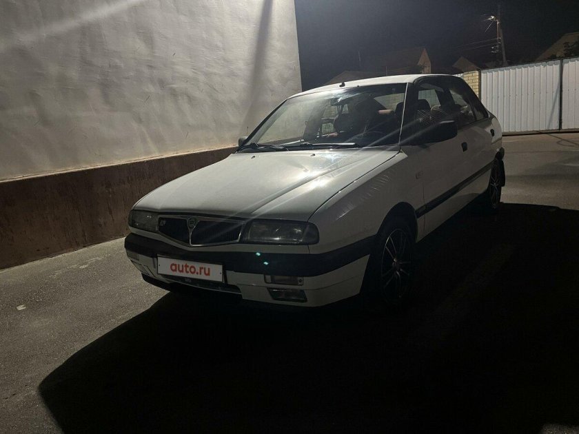 Lancia Delta 1994 салон