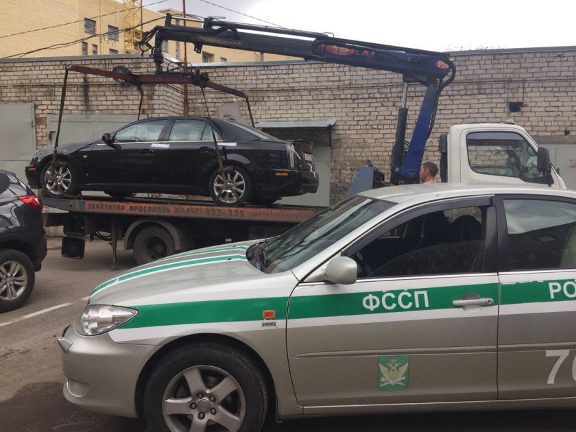 Арест автомобиля судебными приставами