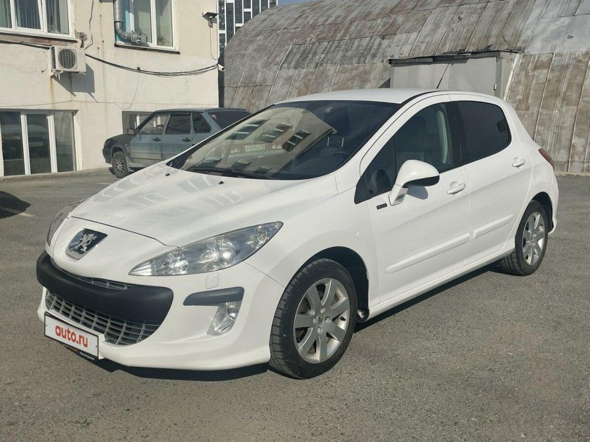 Пежо 308 2010 белая