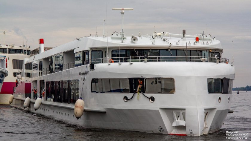 Теплоход Штандарт фото