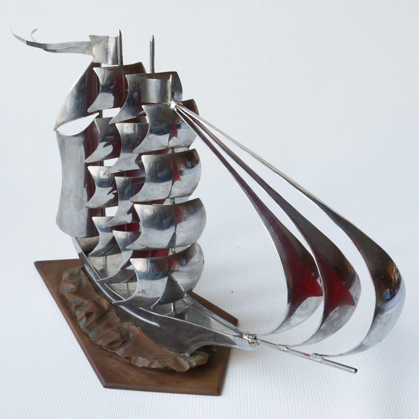 Корабль из нержавейки