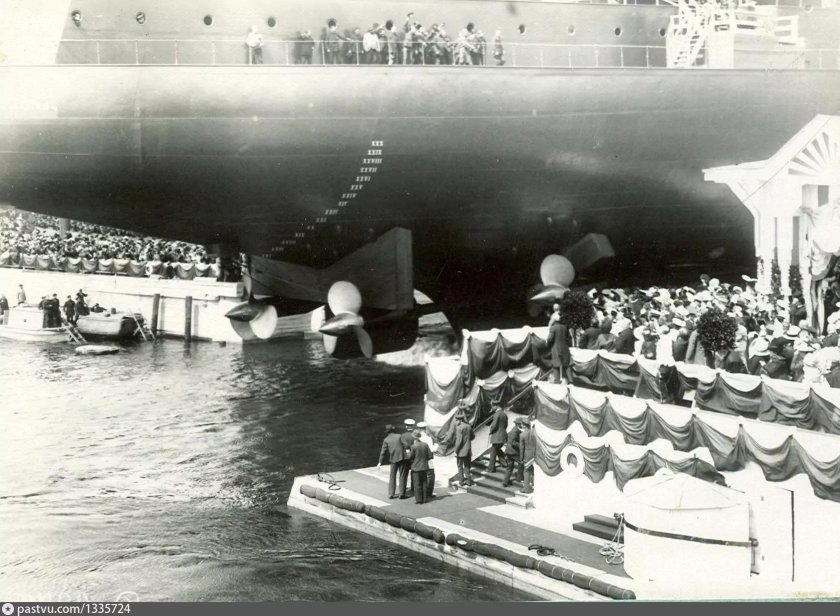 Спуск на воду линкора Севастополь