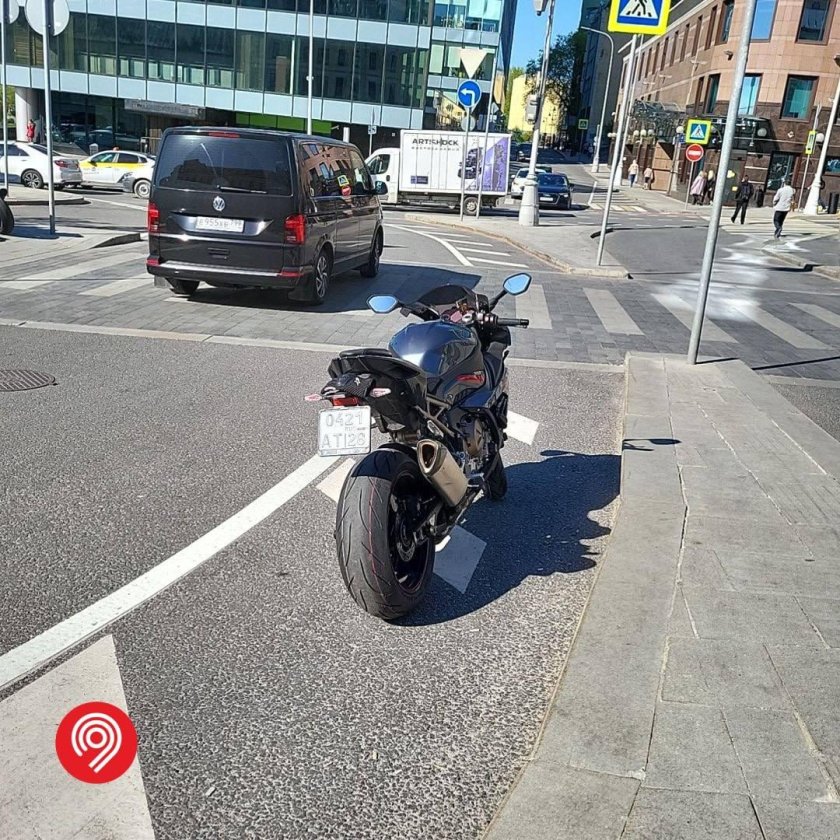 Мотоцикл на улице