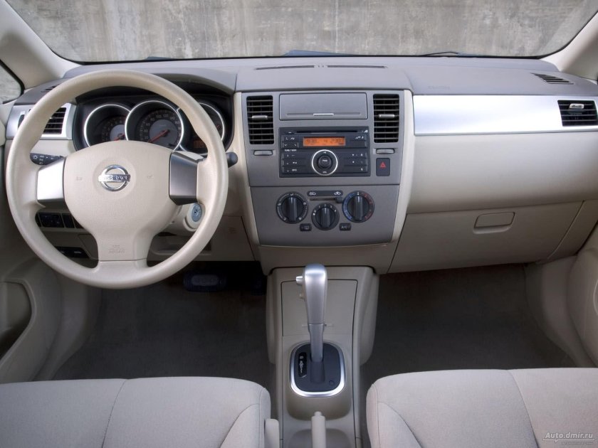 Nissan Tiida 2007 Interior