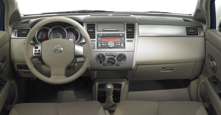 Ниссан Тиида 2007 седан