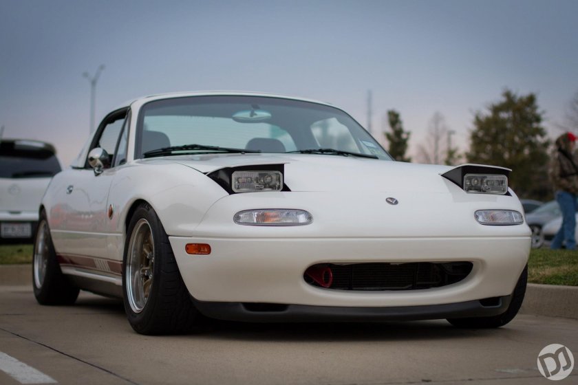 Mazda MX-5 Miata с выдвижными фарами