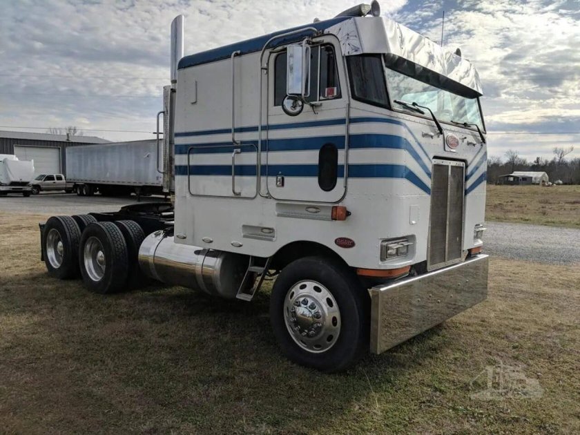 Седельный тягач Peterbilt 362