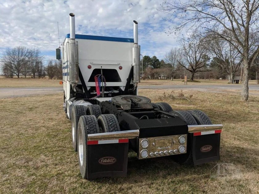 Peterbilt 362