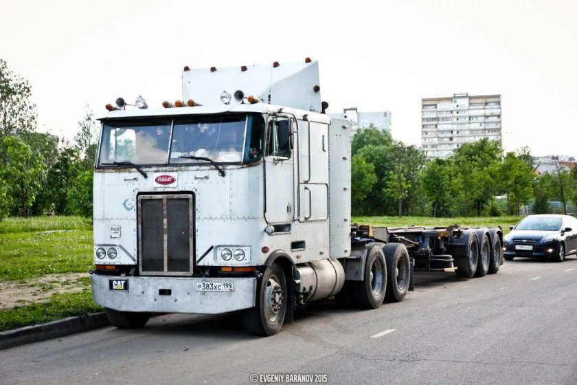 Седельный тягач Peterbilt 362