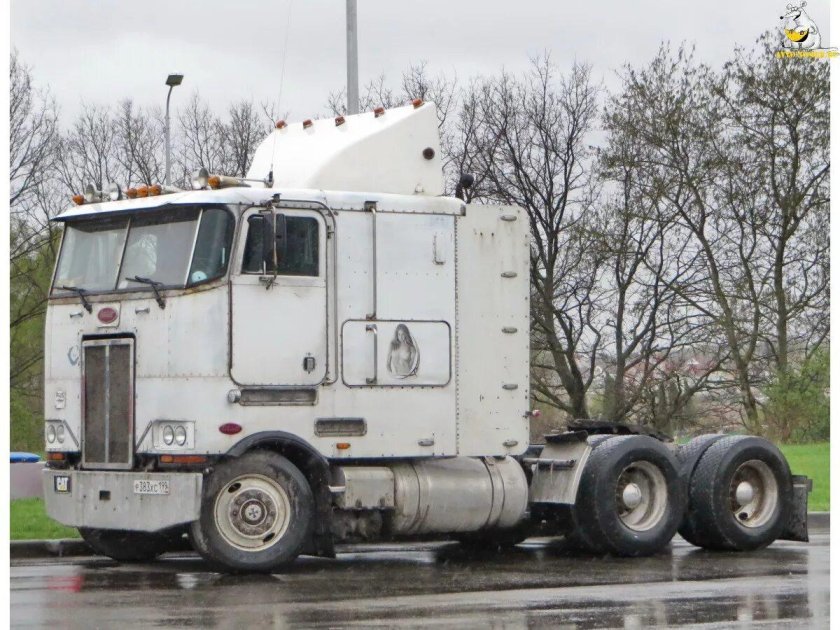 Peterbilt 362 Cabover
