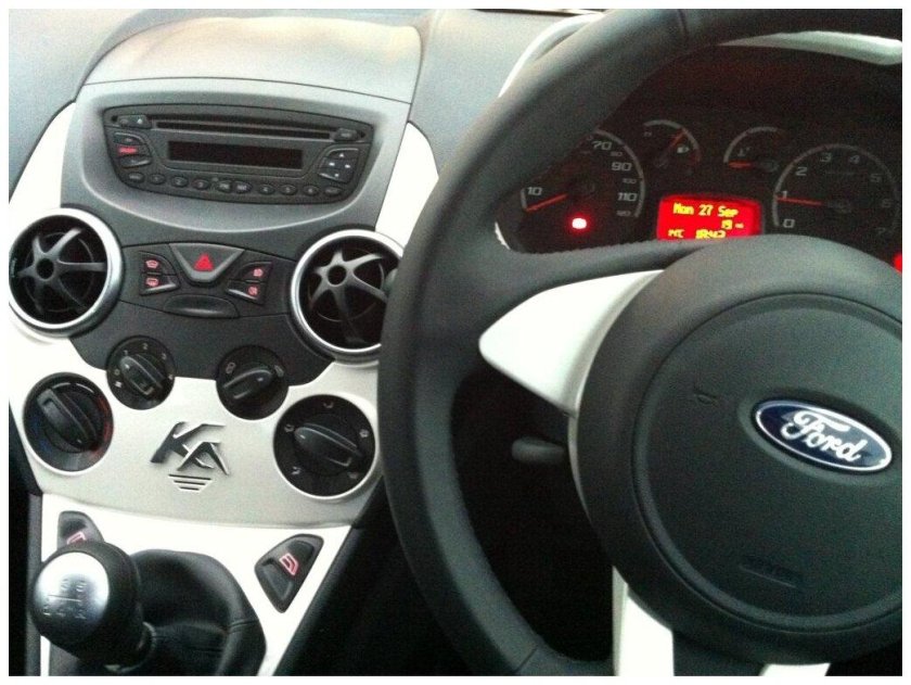 Ford ka 2009 Center Console