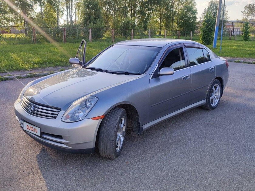 Nissan Skyline XI (v35)