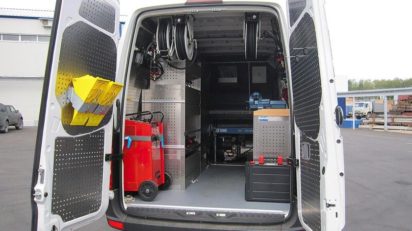 Форд Транзит передвижная автомастерская