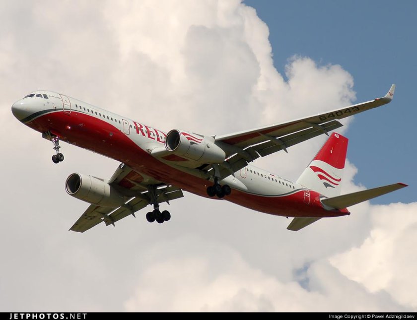 Ту-204 ред Вингс