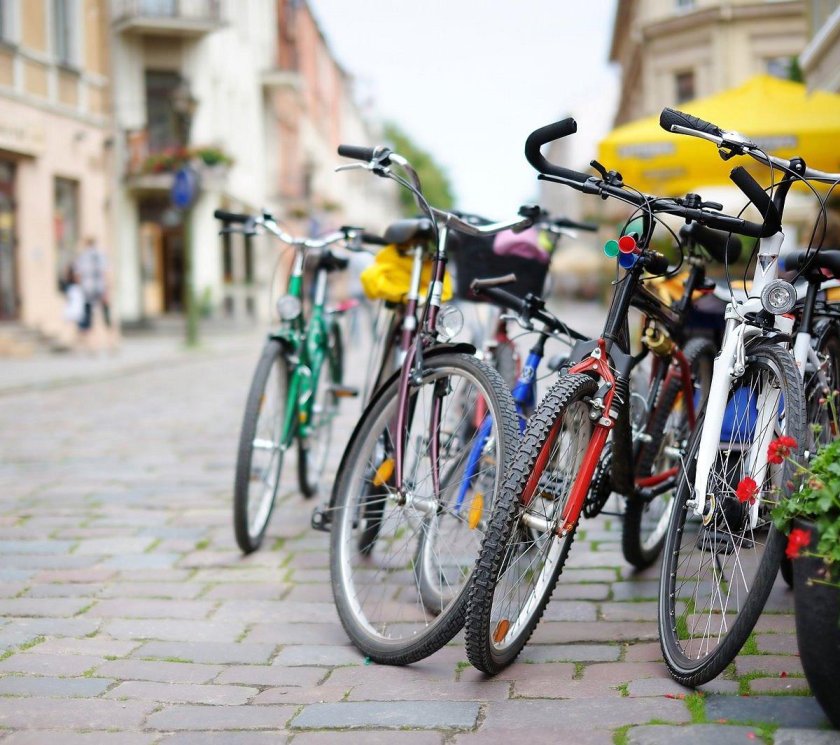 Яркий велосипед