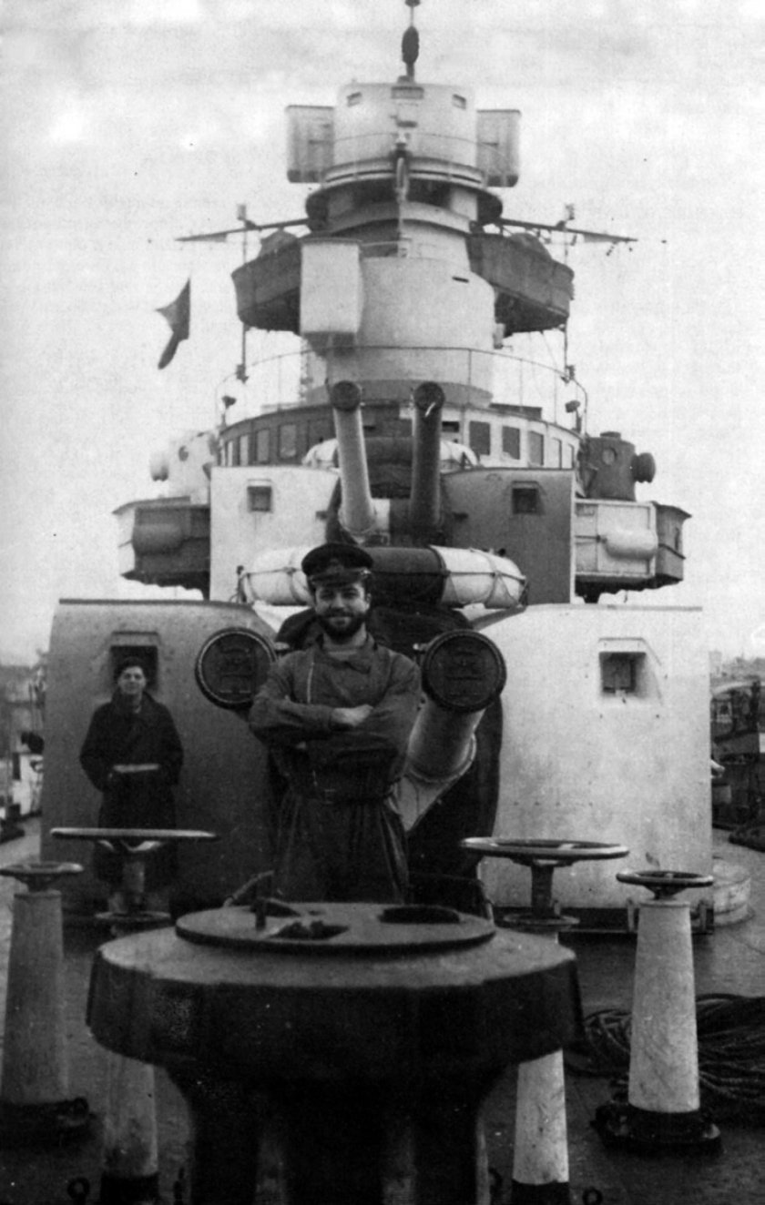 Итальянский крейсер Нино Биксио