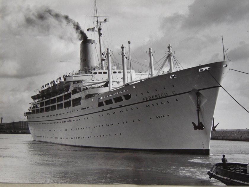 Трансатлантический лайнер Император