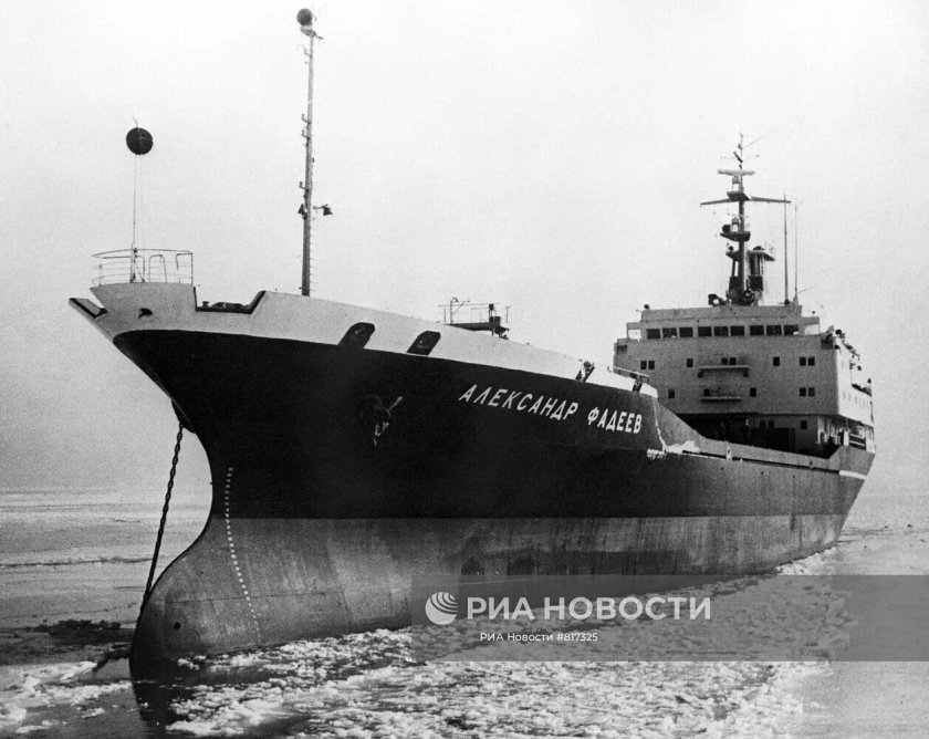 Контейнеровоз Александр Фадеев