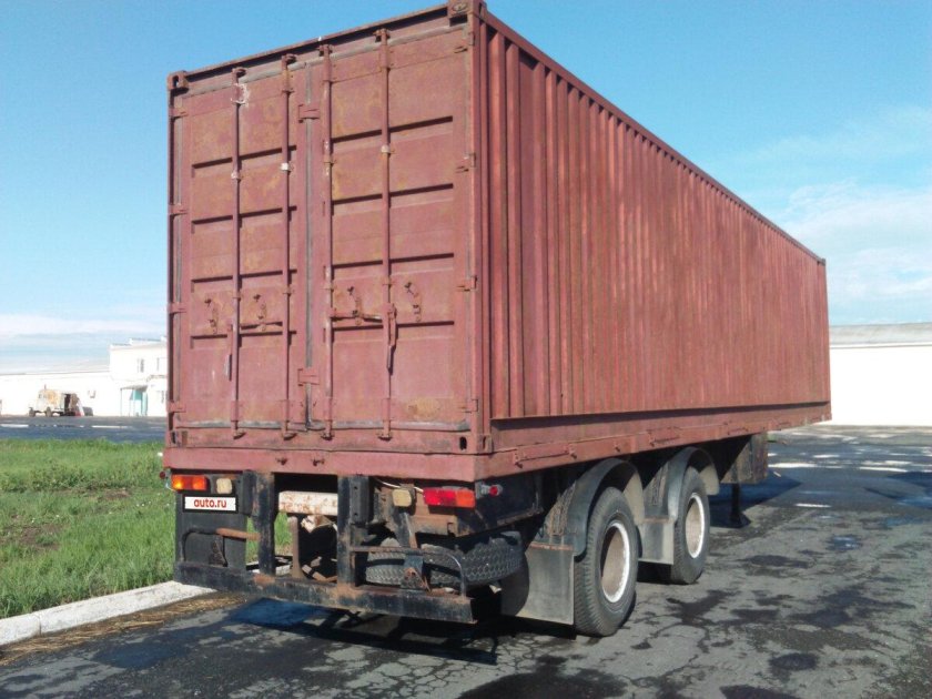 Полуприцеп МАЗ контейнеровоз
