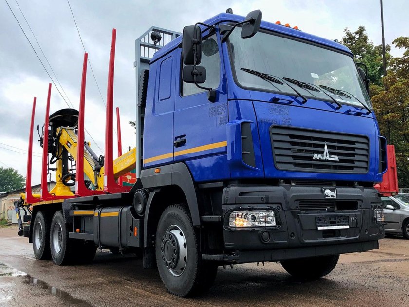 МАЗ 5440 самосвал