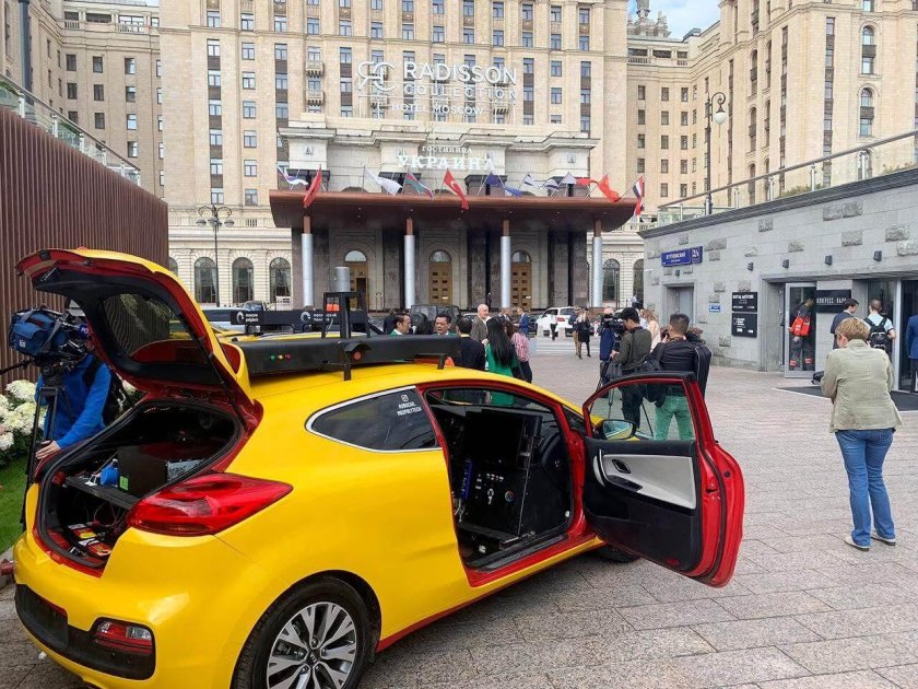 Беспилотное такси в Москве