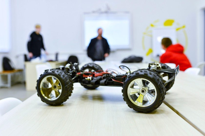 Автомобили технопарка