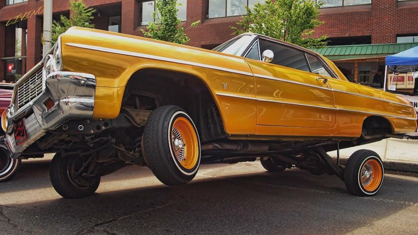 Волга ГАЗ 24 лоурайдер