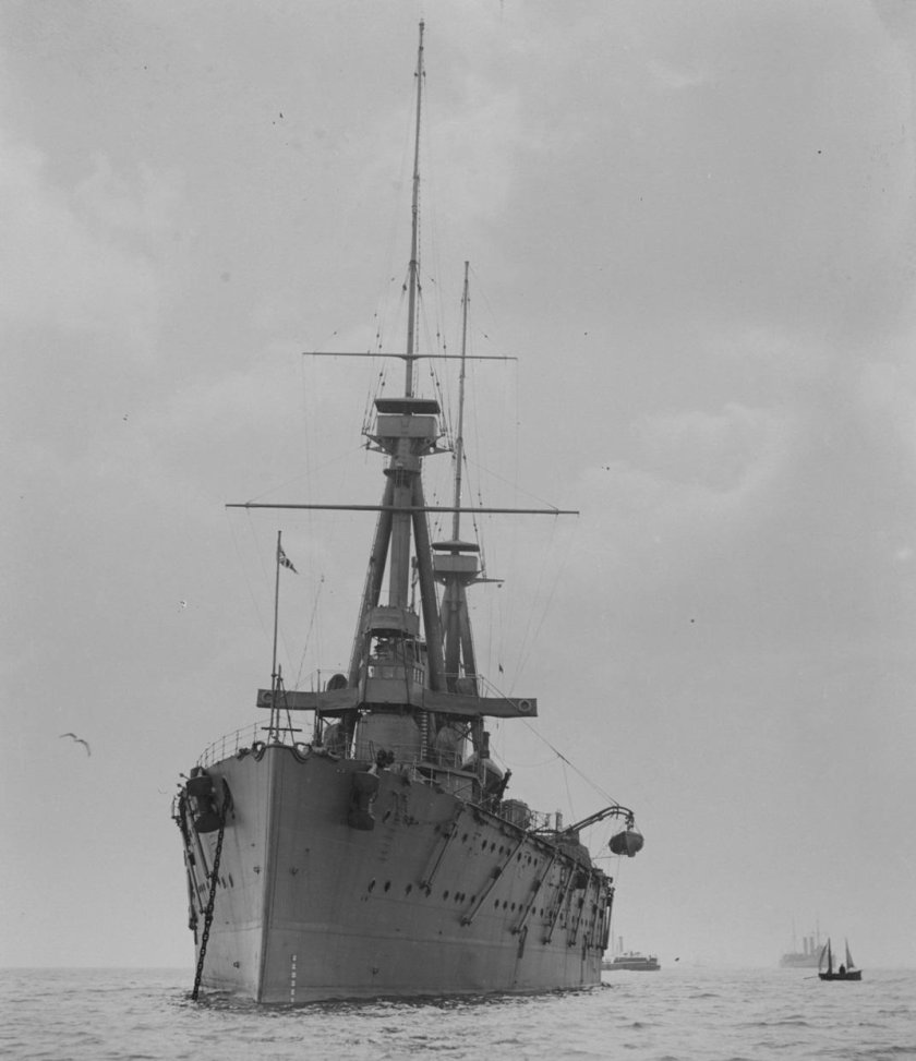 HMS indomitable 1940
