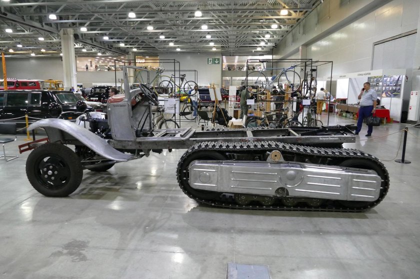 Полугусеничный ГАЗ 60