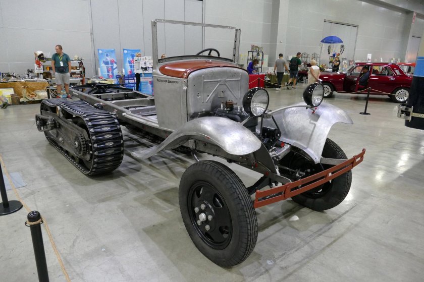 Полугусеничный ГАЗ 60