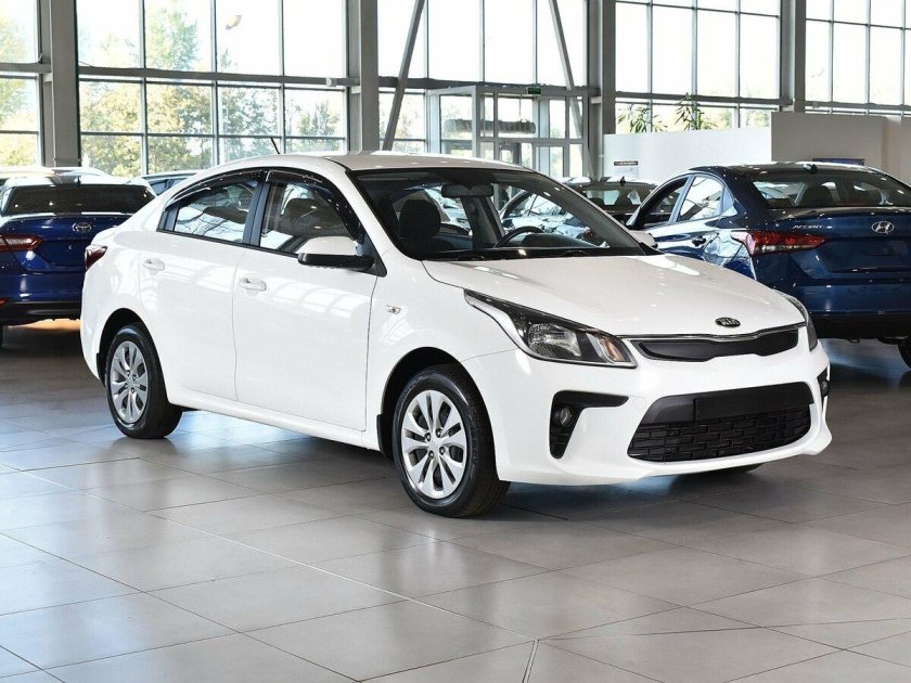 Kia Rio 2017 2020 IV белый