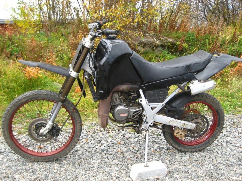 Двухтактный мотоцикл 85 кубов с водяным охлаждением