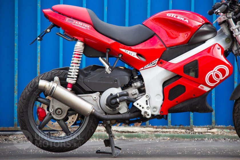 Скутер Gilera DNA 180