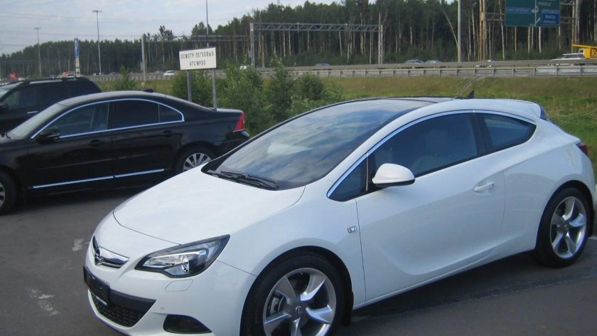 Opel Astra GTC панорамная