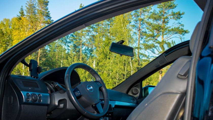 Opel Astra GTC 2008 панорама