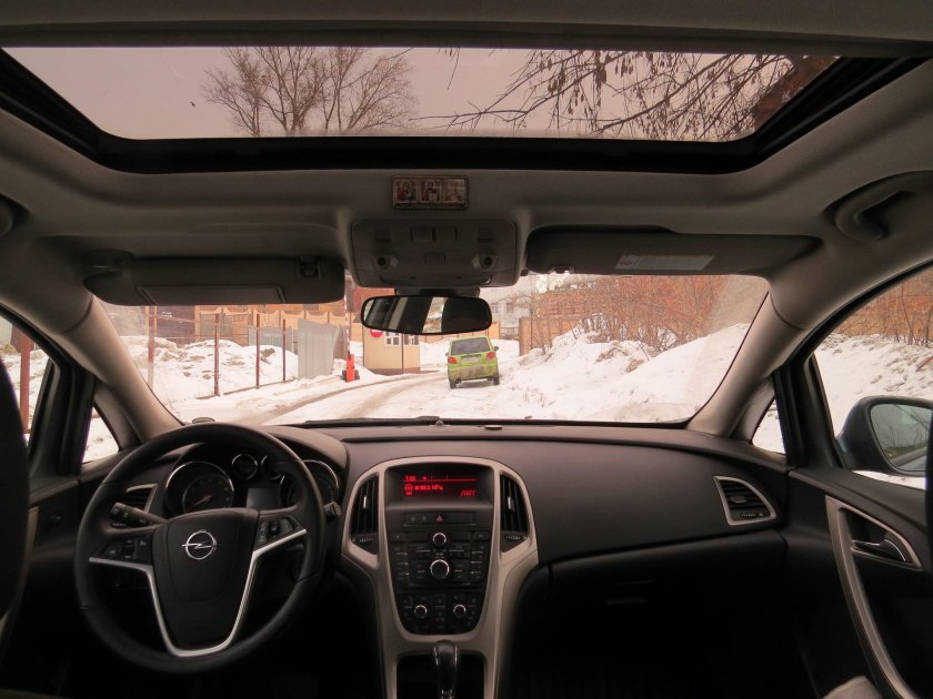 Opel Astra GTC С панорамной крышей