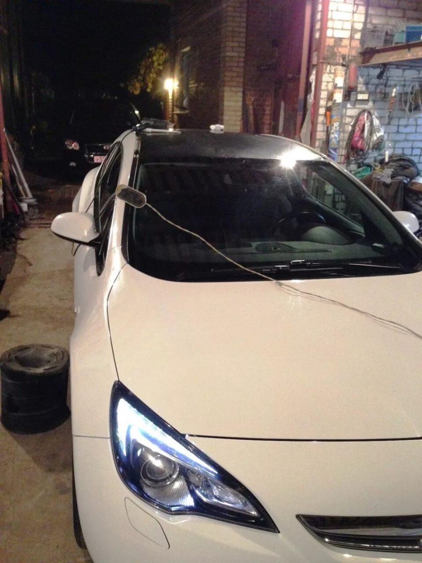 Opel Astra с панорамной крышей