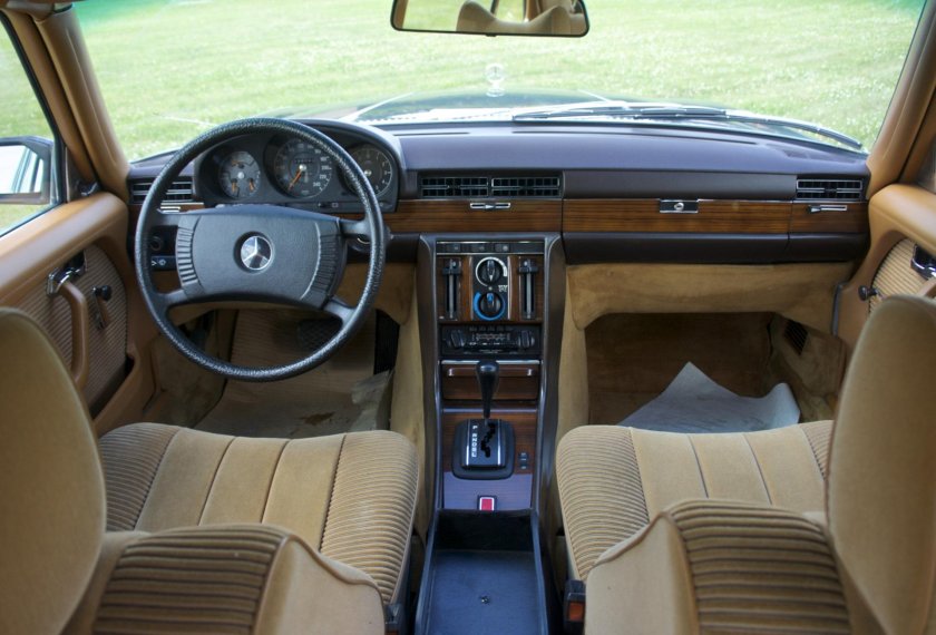 Mercedes-Benz s-class w116 салон