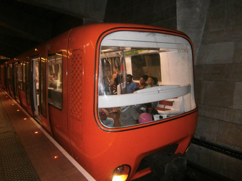 Метро в Лионе